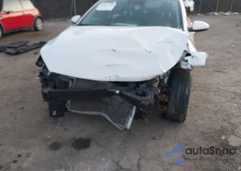 2020 Kia Forte Lxs z USA, uszkodzony, nr VIN 3KPF24AD5LE145060